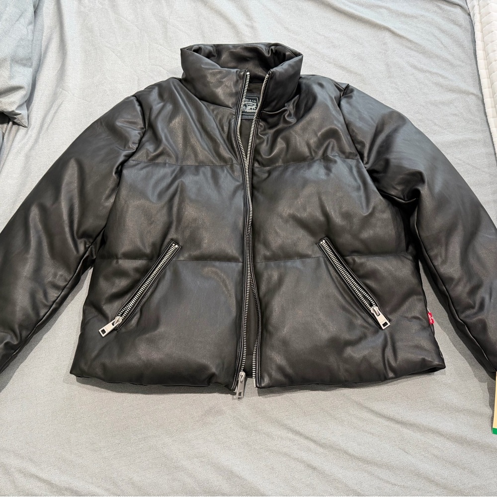 Levi's Women's Black Puffer Jacket